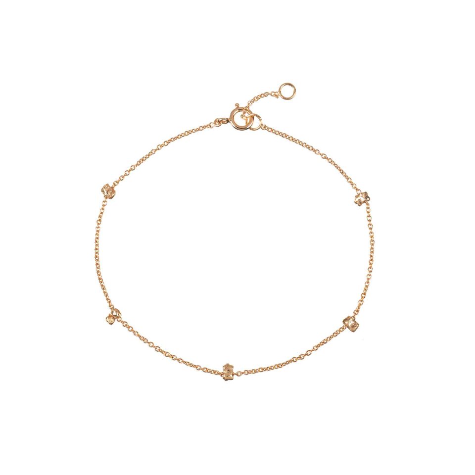 pulsera fina con bolitas